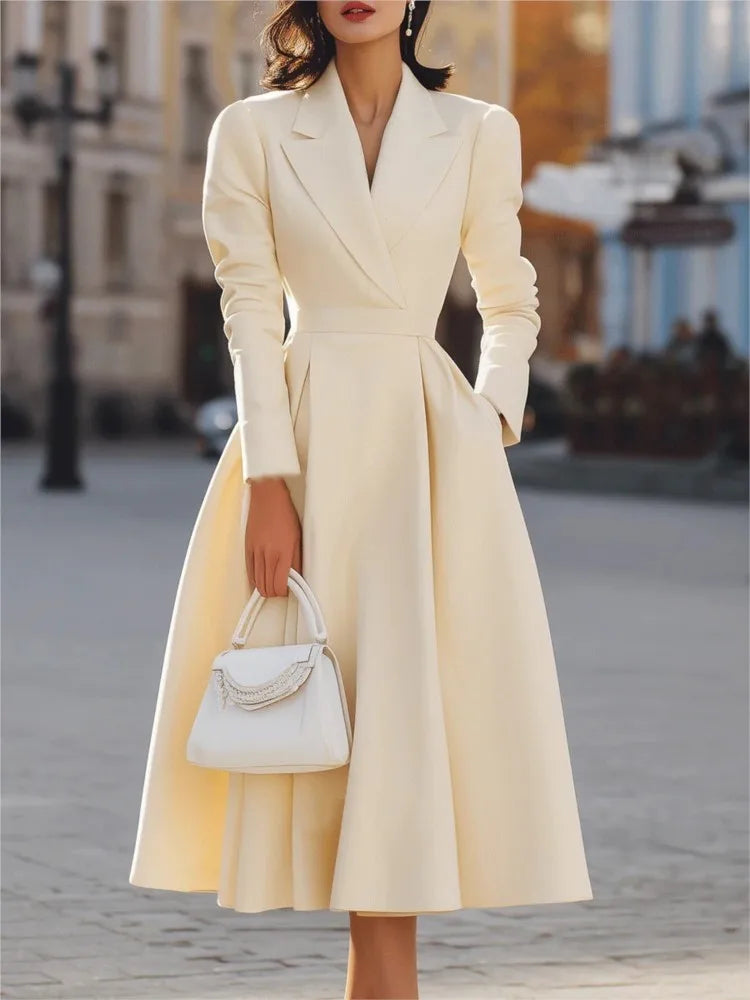 Robe longue blanche ,élegante (style blazer )